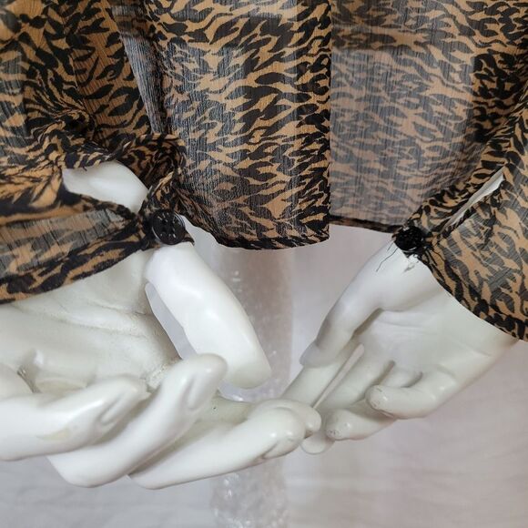 Ted Baker Chiffon Animal Print Exaggerated Shoulder Button Front Blouse Size 3 - Picture 7 of 10